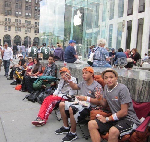 iphone 5 preorder lines