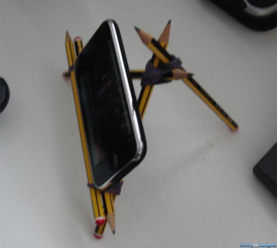 pencil iphone stand3
