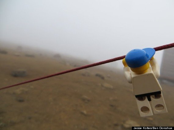 看我多強壯！LEGO 在 Kilimanjaro 登山 