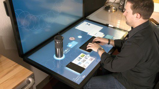 ideum-dynamic-desktop-tangible-touch-table