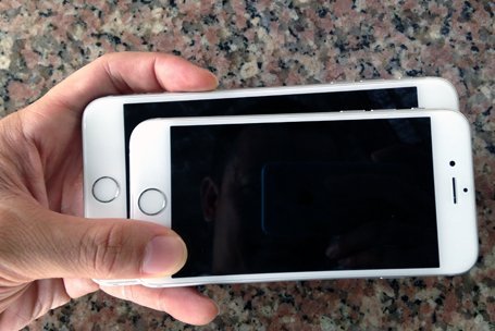 越南網站與美聯社在越南取得兩部 iPhone 6 實機，拍下相片作對比。