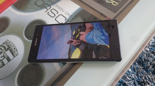 sony-xperia-z3-2m-deep-water-resistant_01
