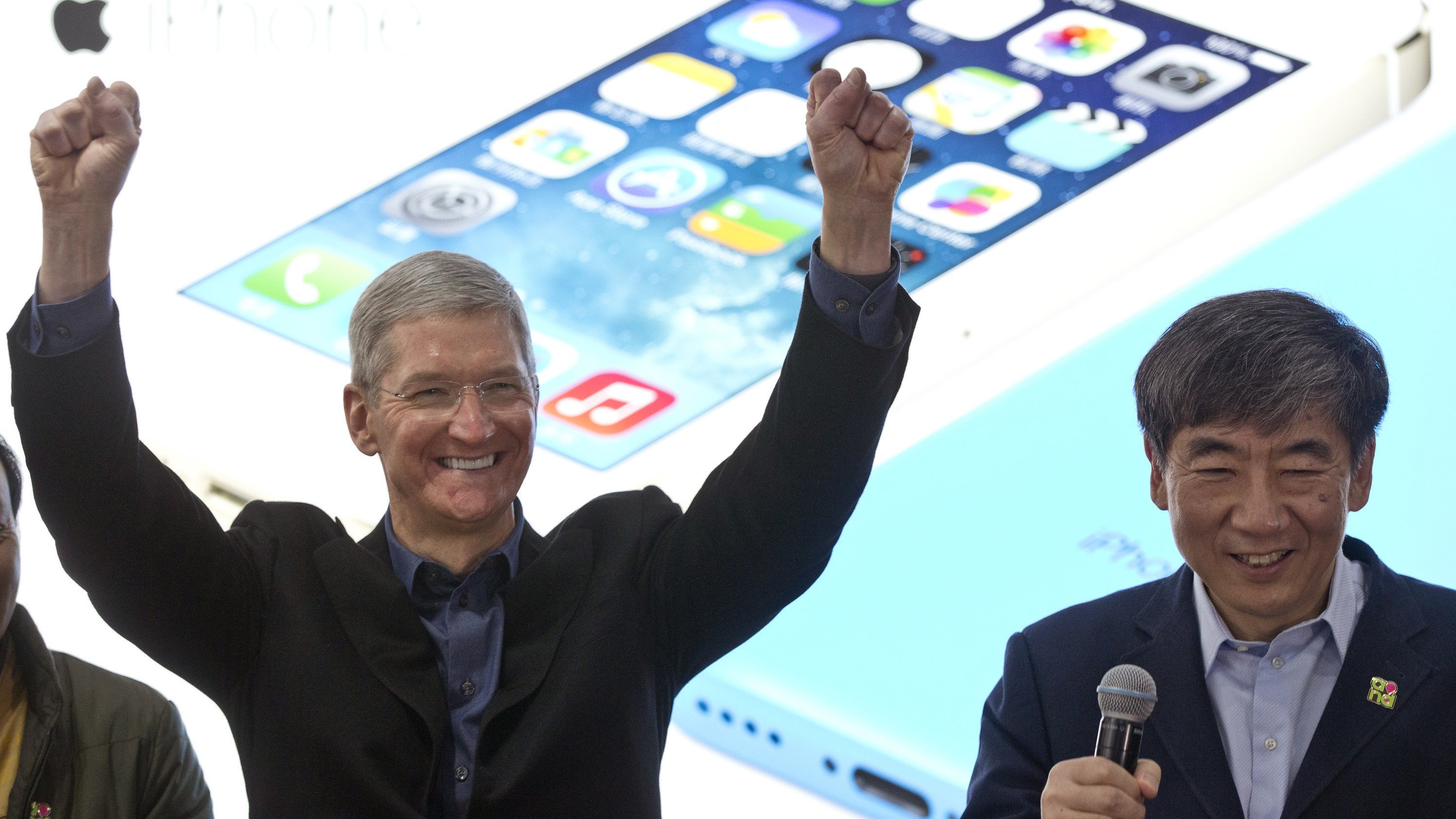 Tim Cook is the year of CEO 2014 in CNN 00