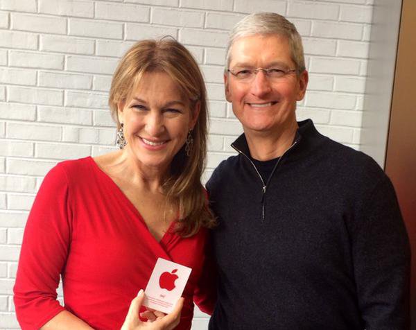 tim cook for world aid day 00a