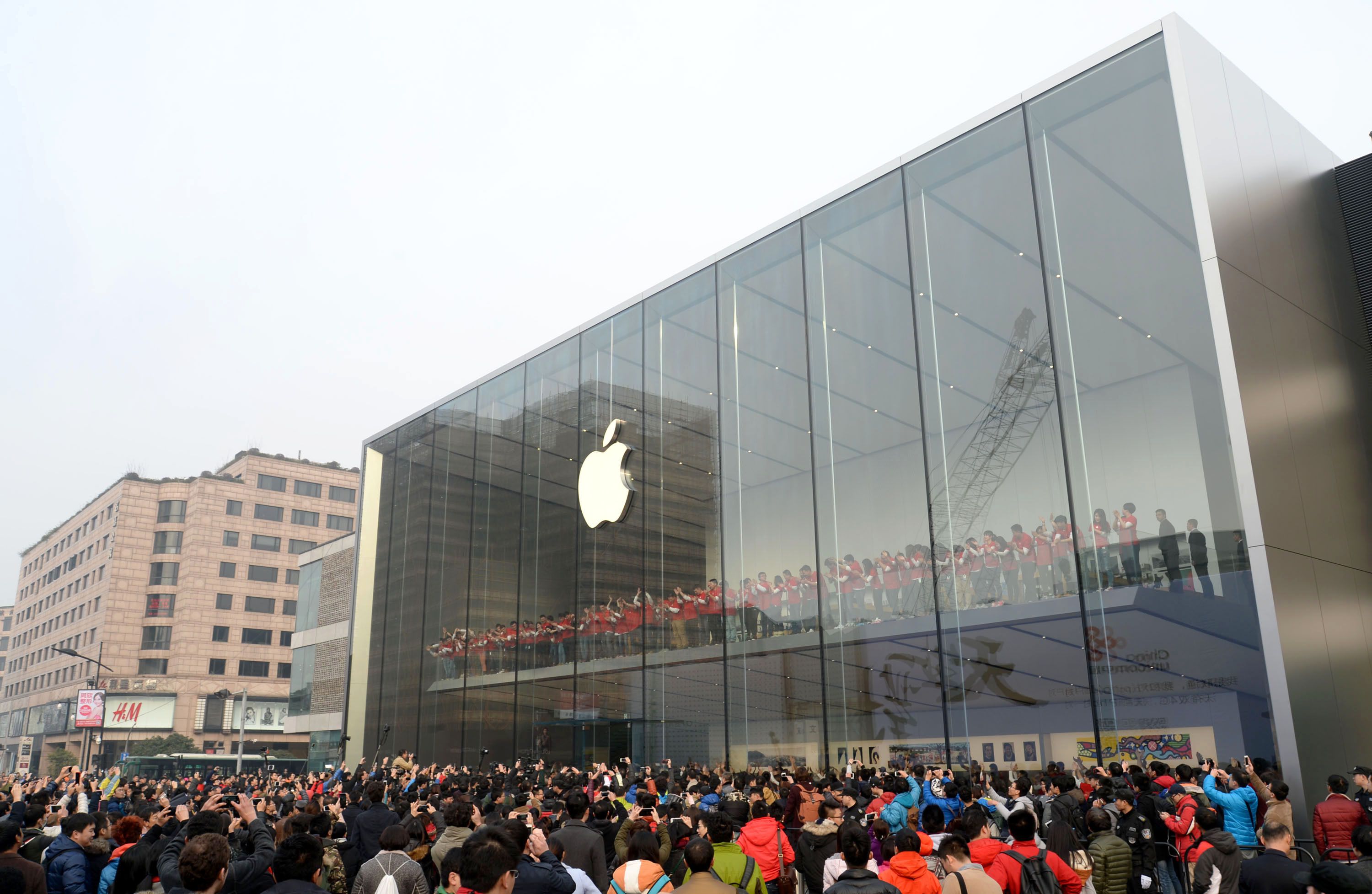 Apple Flagship Store Opens In Hangzhou