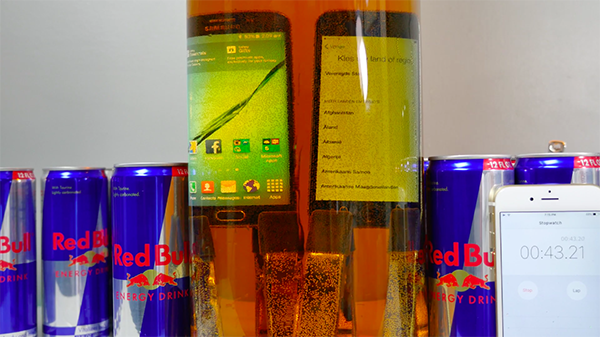 galaxy-s6-edge-and-iphone-6-in-red-bull_06