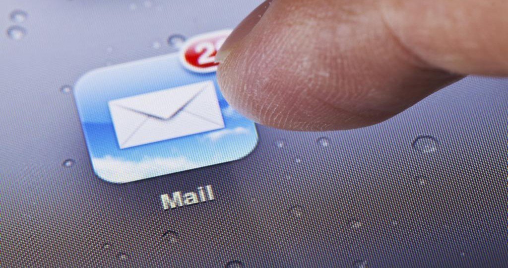 ios mail bug steal icloud password 01