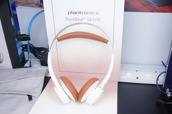 Plantronics BackBeat Sense - 1