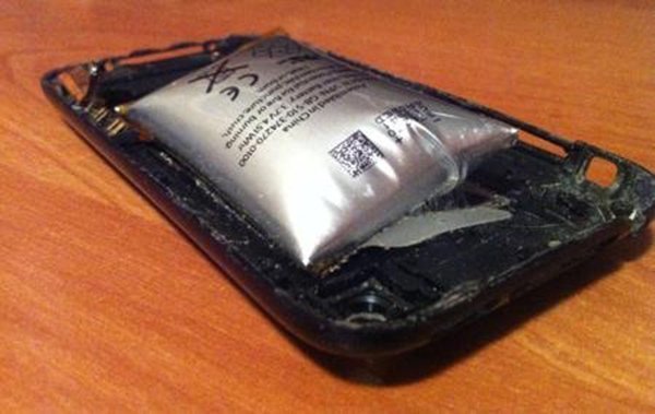 phone battery explosion because of a pin 00