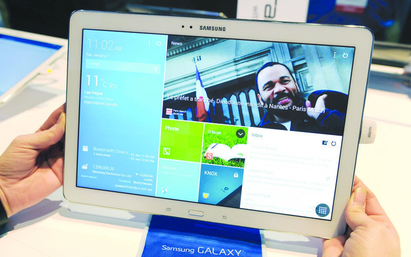 LAS VEGAS, NV - JANUARY 07: A 12.2 inch Samsung Galaxy Tab Pro is on display at the Samsung booth at the 2014 International CES at the Las Vegas Convention Center on January 7, 2014 in Las Vegas, Nevada. CES, the world's largest annual consumer technology trade show, runs through January 10 and is expected to feature 3,200 exhibitors showing off their latest products and services to about 150,000 attendees. David Becker/Getty Images/AFP== FOR NEWSPAPERS, INTERNET, TELCOS & TELEVISION USE ONLY ==