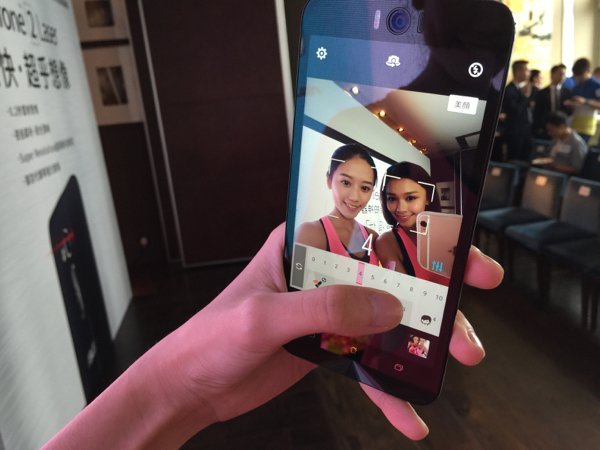 ▲ 啟動了 Zenfone Selfie 的10級美顏模式，調至第4級。
