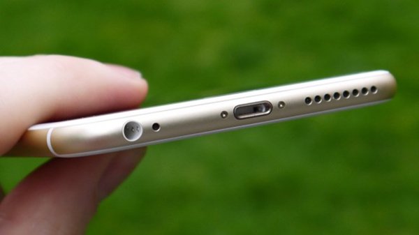 iphone 7 without 3 5mm plug is a stupid decision 01