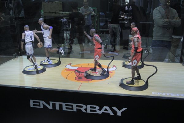 ▲Enterbay 主要製作籃球名星、真人的精品模型，像真度高