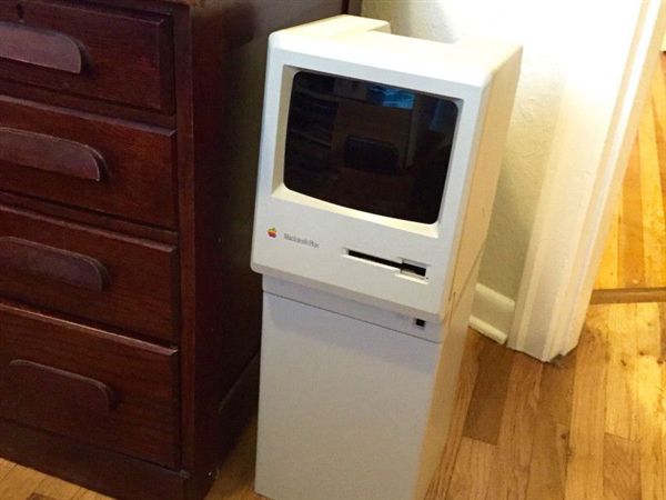 Macintosh Plus 1