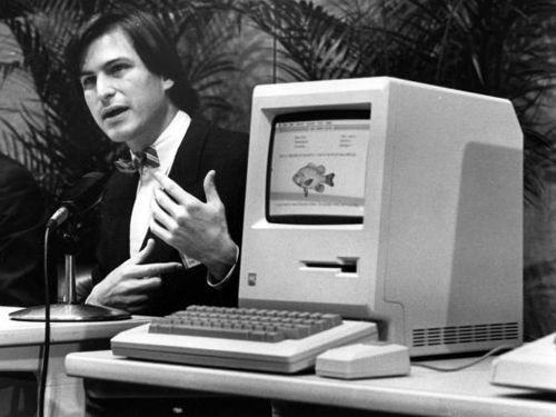 Steve-Jobs-Macintosh