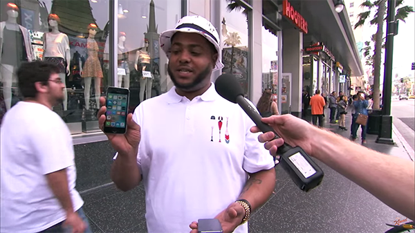 jimmy-kimmel-brings-two-iphone-5-to-ask-someone-how-feel-iphone-se-is_02