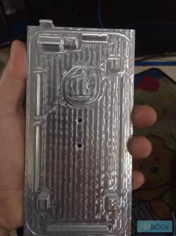 iphone-7-more-photos-leaked_02