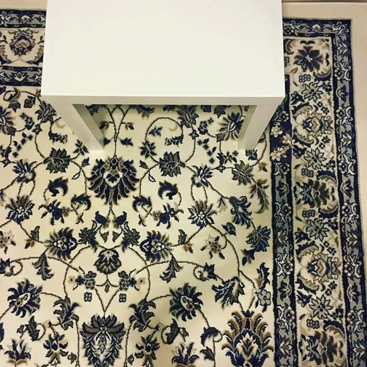 do you find an iphone on the this carpet 00