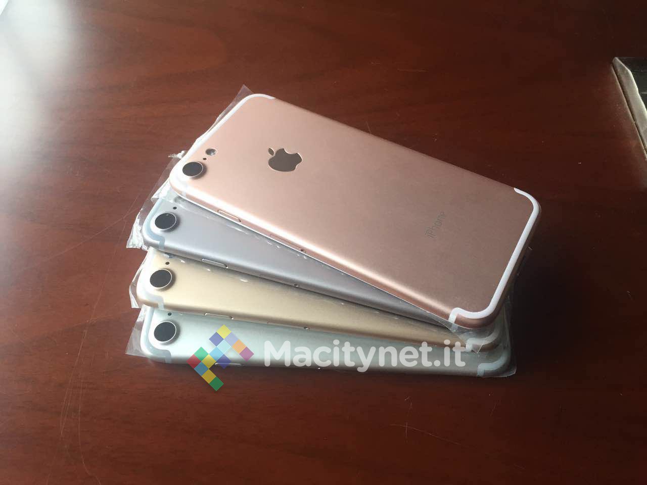 iphone 7 leaked photo four colours 00