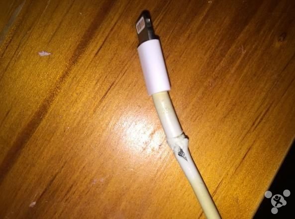 iphone-lightning-cable-tear-off_02