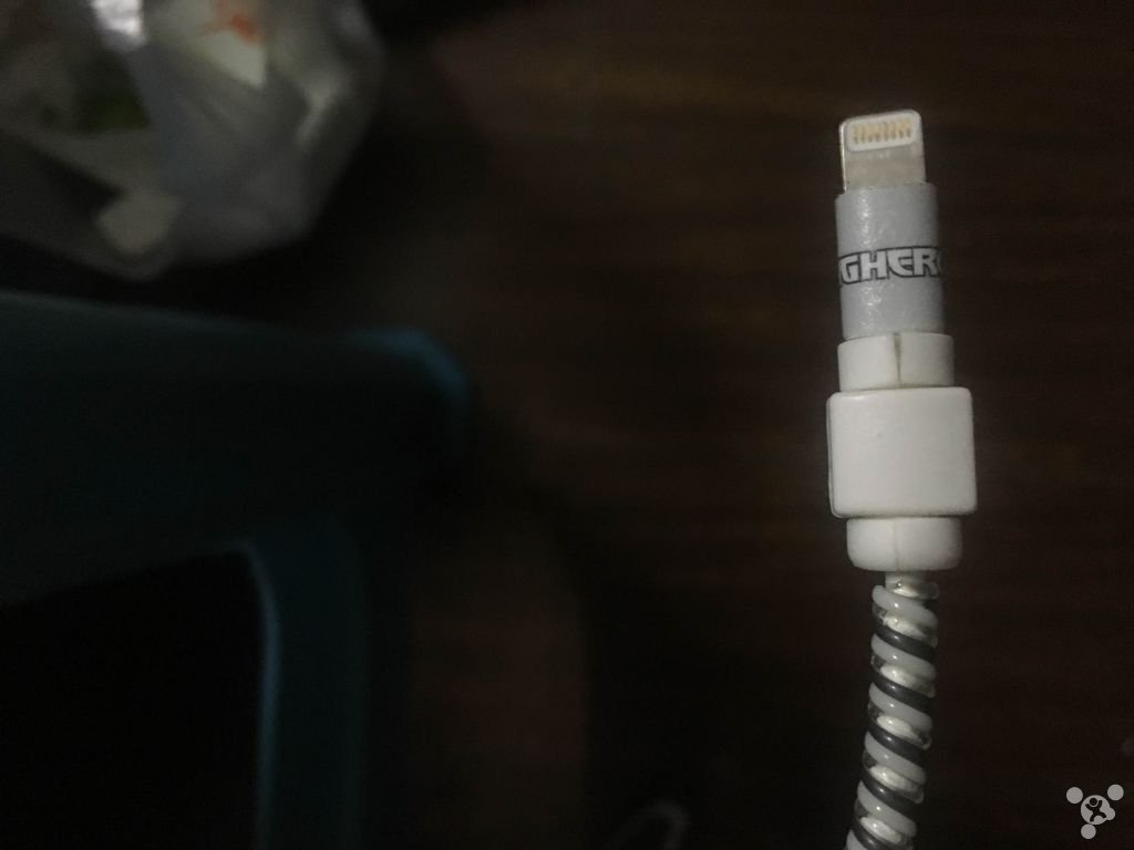 iphone-lightning-cable-tear-off_06