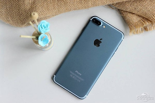 iphone-7-plus-blue_15