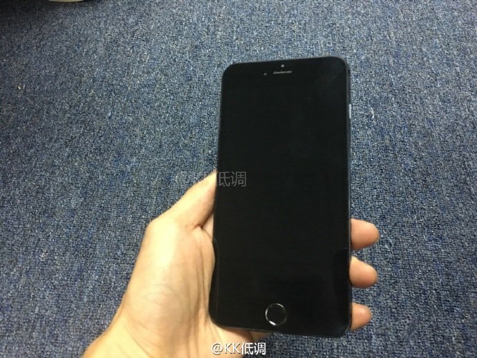 iphone-7-space-black-more-leaked-photos_02