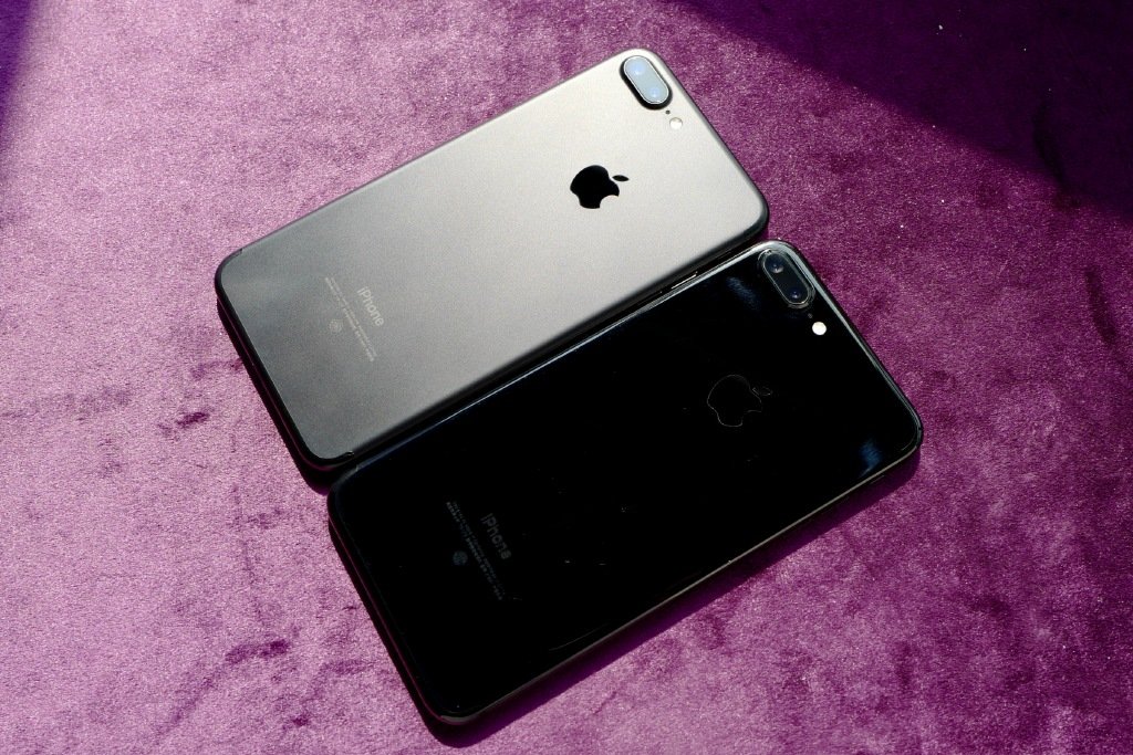 why iphone 7 jet black needs a case 00