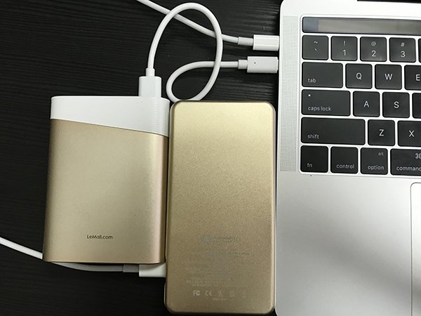 many-ex-battery-plug-in-macbook-pro-by-usb-c_02