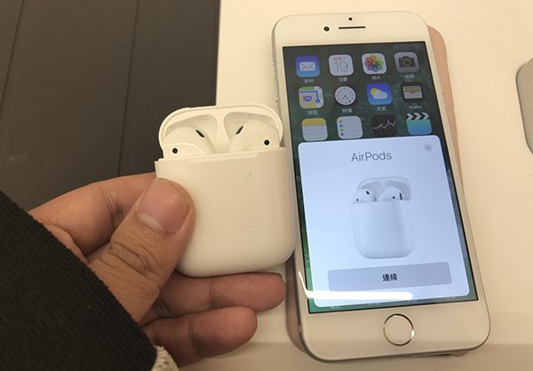 airpods apple store tryout 02