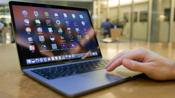 apple tested larger battery or gold macbook pro 00