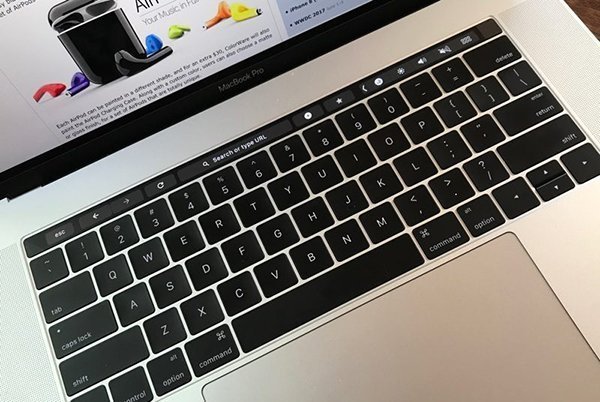 chrome 58 macbook pro touch bar 01