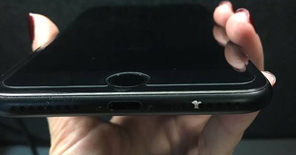 matte black iphone 7 chipped paint 00
