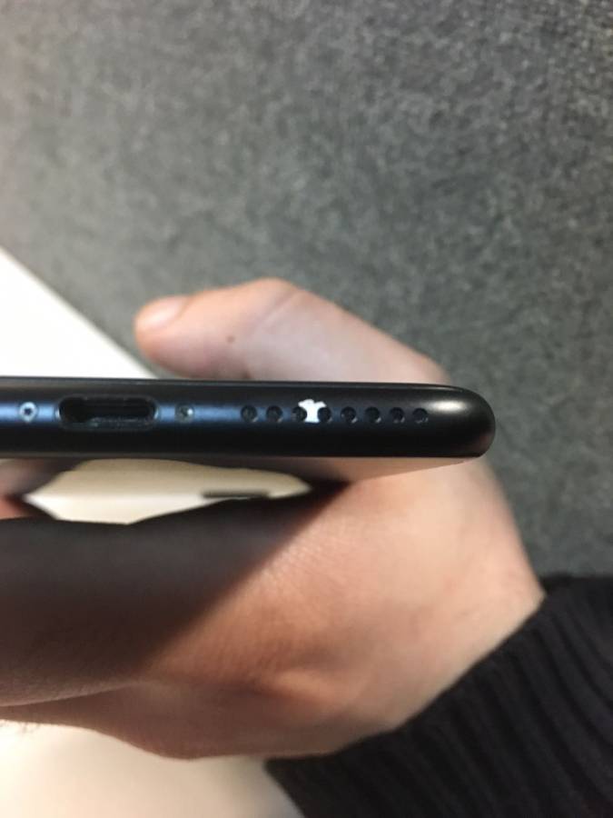 matte black iphone 7 chipped paint 05
