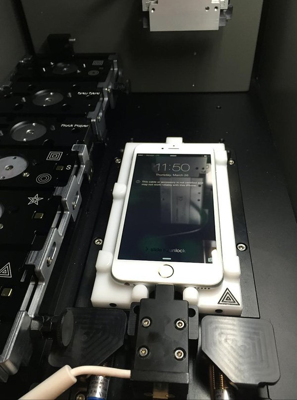 apple store iphone iphone calibration machine 00