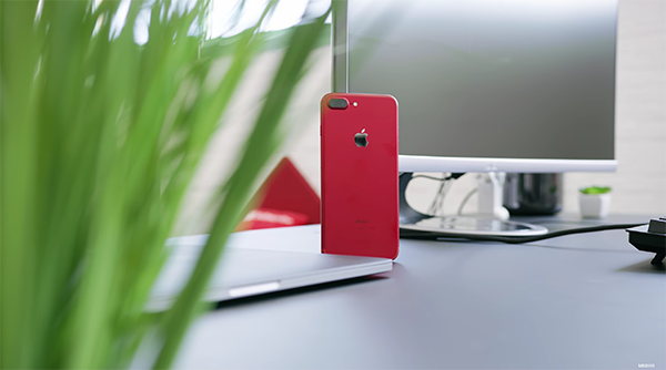 red iphone 7 unbox ed in youtube 06
