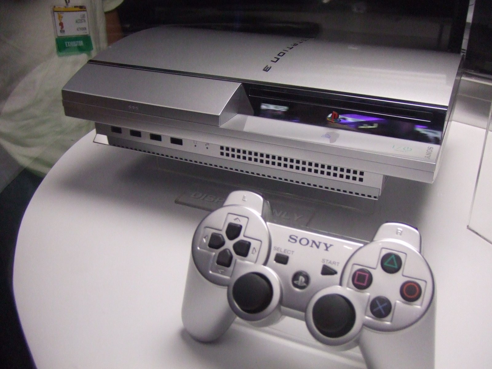 PS3 and controller at E3 2006