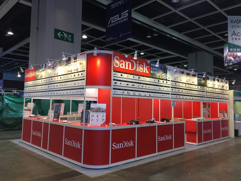SanDisk booth 2
