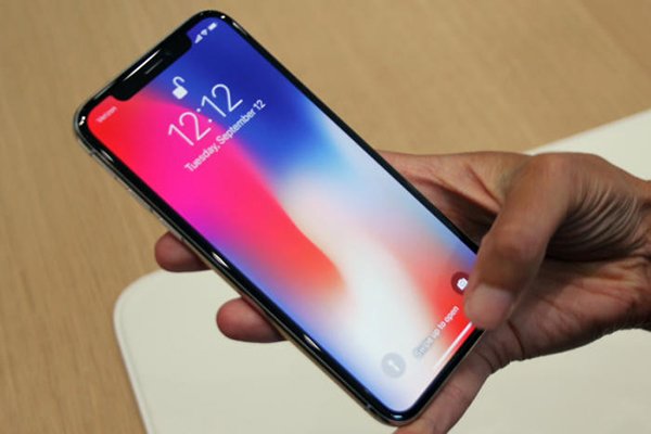 apple iphone x face id lower accurate 01