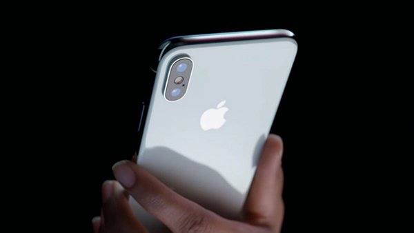 bloomberg said iphone will have rear 3d camera in 2019 01