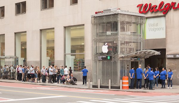 fake apple store exit subway tells you to line up for iphone