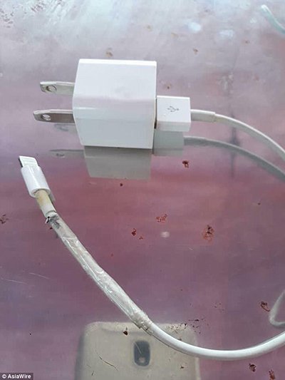 girl die because lightning cable electrified 01