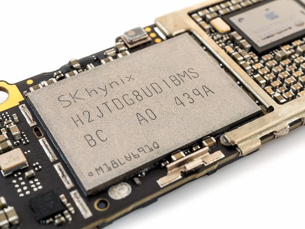 apple may use chinese nand chips for future chinese iphone 01