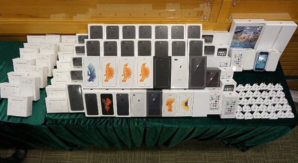hk customs seize smartphone shop which sold fake iphone 00