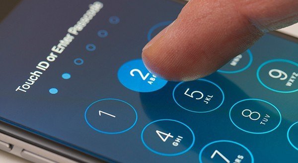 police can buy device that can crack iphone easily 00