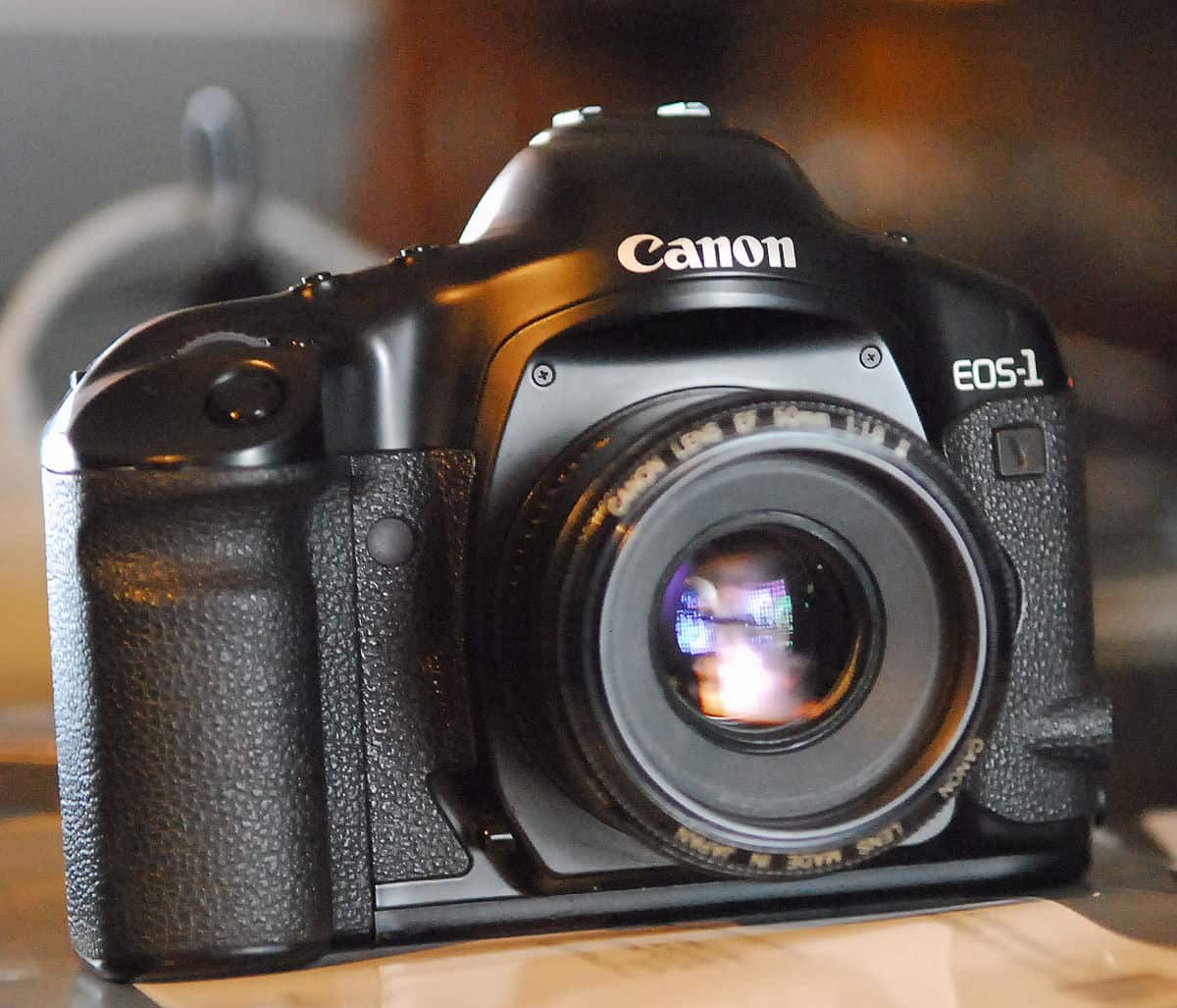 canon halt to sale film camera 00