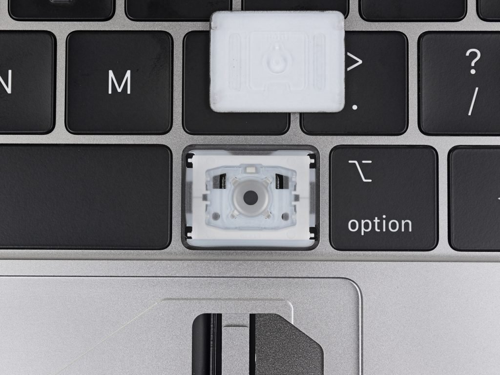 macbook pro 2018 butterfly keyboard can prevent dusk 01