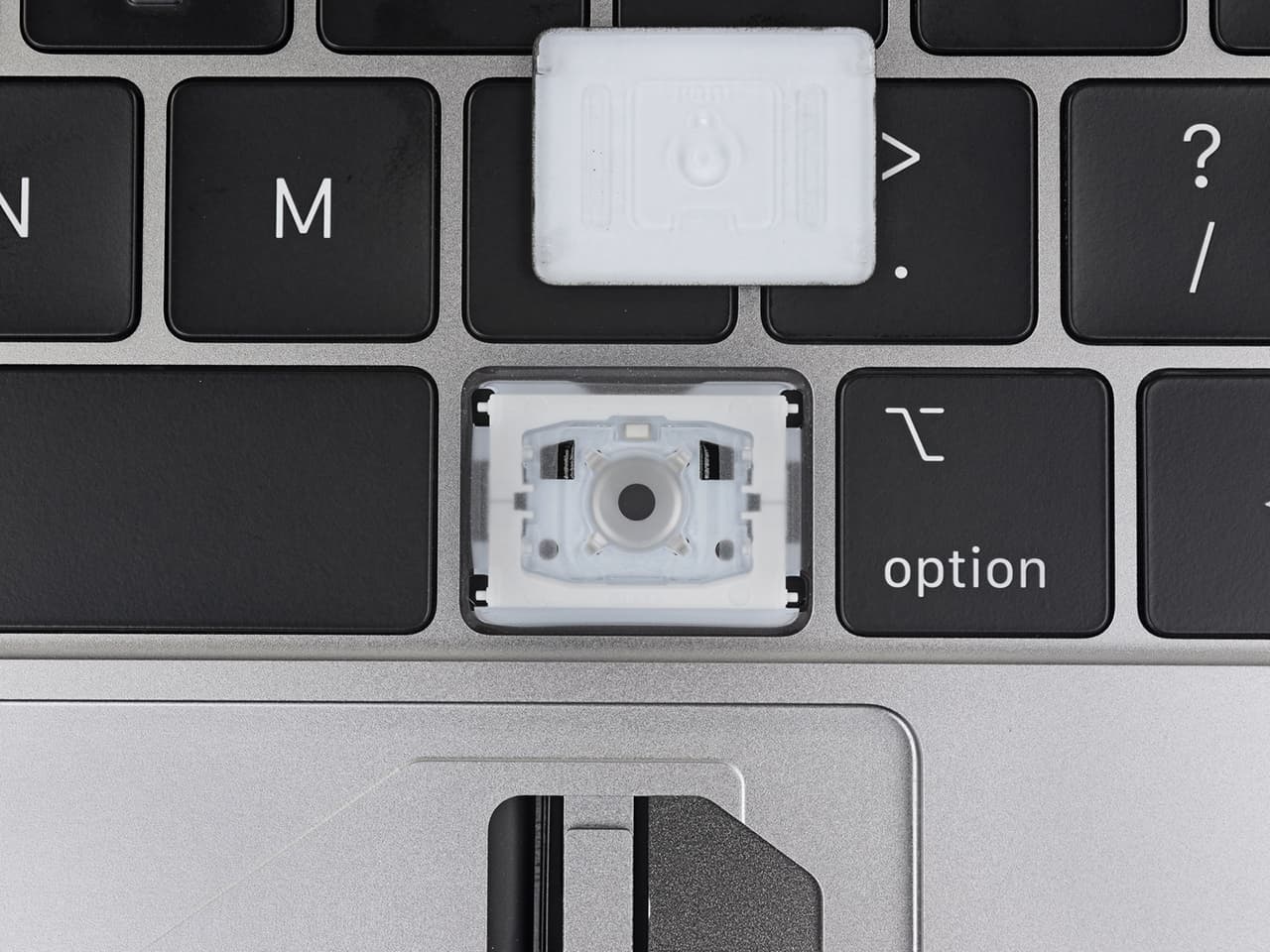 macbook pro 2018 butterfly keyboard can prevent dusk 01