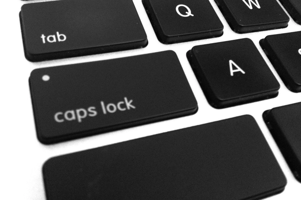 caps lock apple keyboard 100684729 orig 1.jpg