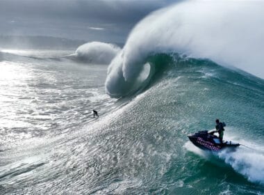 Apple Vision Pro immersive video Big Wave Surfing with Red Bull big.jpg.large